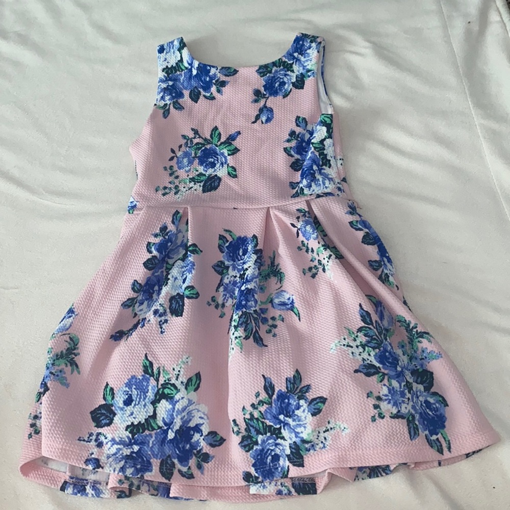Girls floral dress🌸